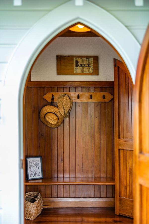 Вилла The Chapel - Kohukohu Экстерьер фото